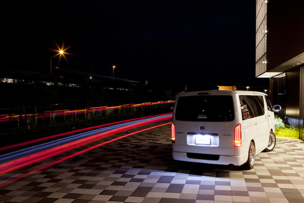 200系ハイエース VALENTI LEDテールランプ REVO Type2 ライトスモーク 200系ハイエース VALENTI LEDテールランプ REVO Type2 ライトスモーク