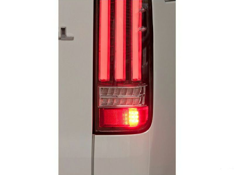 200系ハイエース VALENTI LEDテールランプ REVO Type2 ハーフ