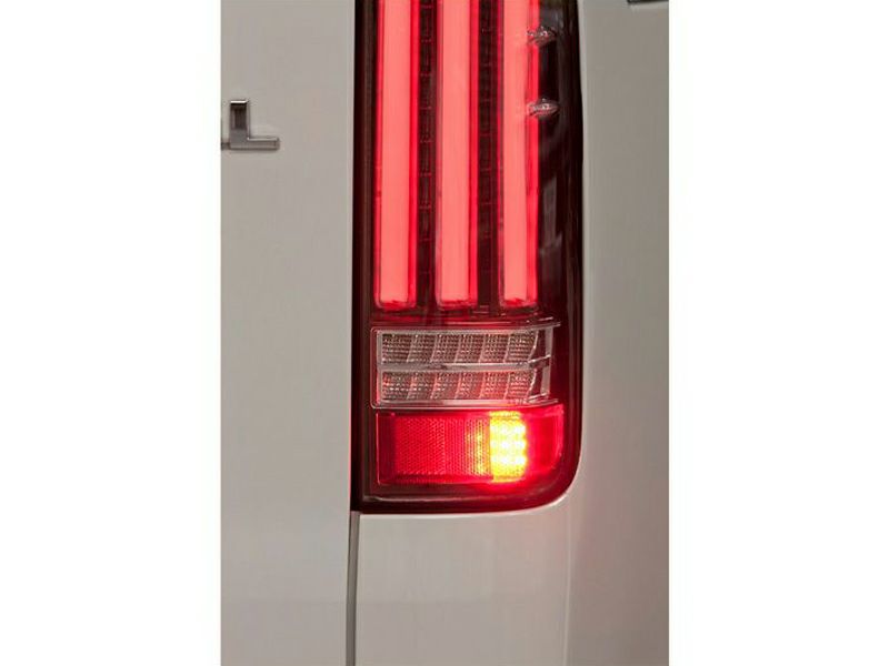 200系ハイエース VALENTI LEDテールランプ REVO Type2 ライトスモーク/ブラッククローム | オグショーオフィシャルネットストア