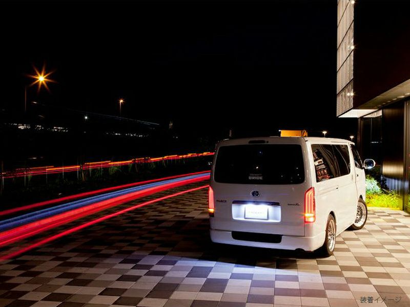 200系ハイエース VALENTI LEDテールランプ REVO Type2 ライトスモーク 