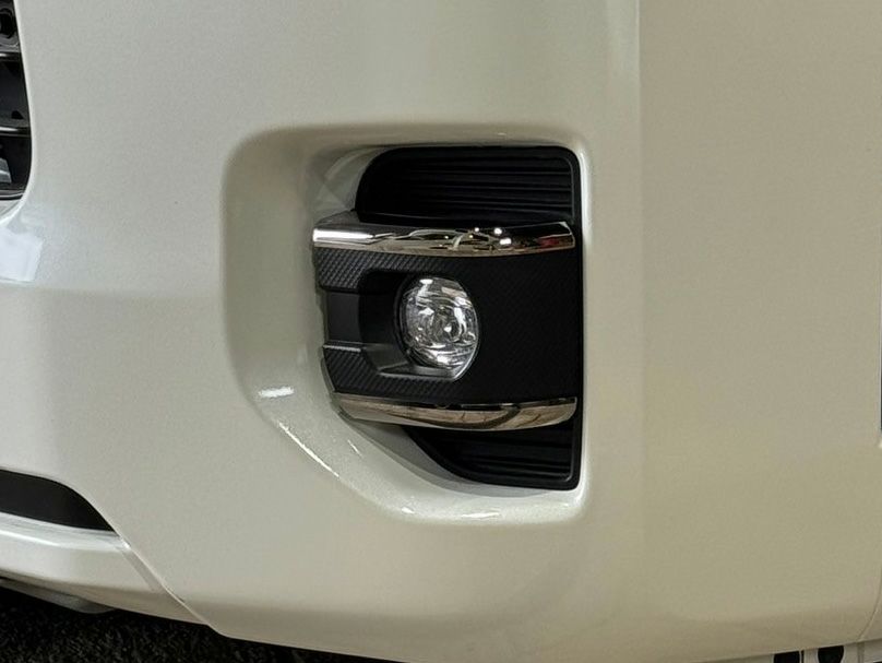 200系ハイエース 現行型 LEGANCE クロームベゼルフォグランプカバー 