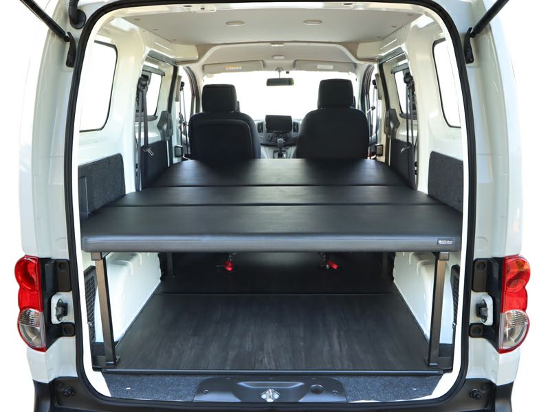 NV200 バネット バン車専用 テールゲートバー ブラックカラー NV200 バネット バン車専用 テールゲートバー ブラックカラー