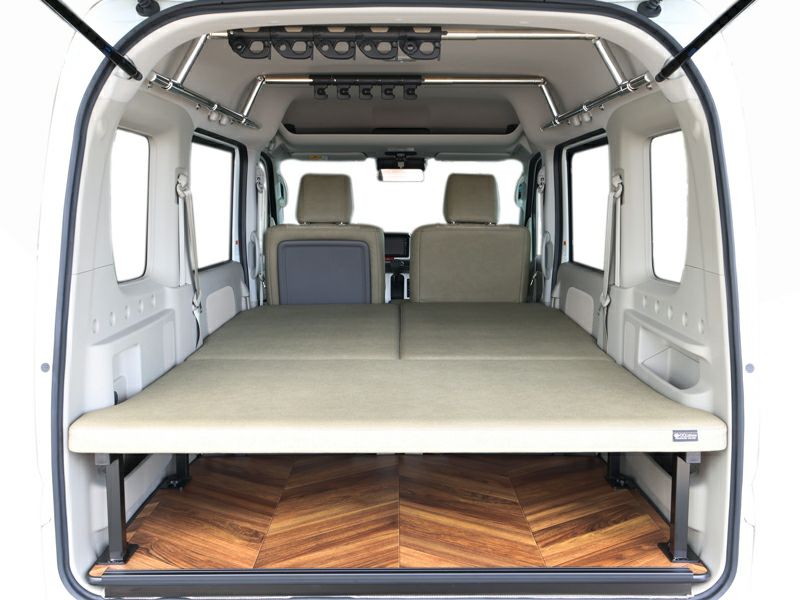 ハイエース キャラバン タウンエース NV200バネット ランクル300